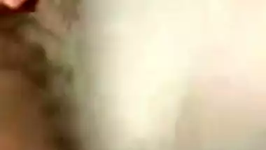 Hot XXX striptease video of the Sri Lankan Desi wife with lush lips