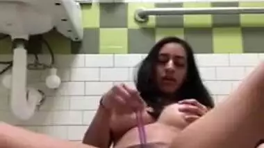 Fan got hard for Indian chick taking her to private for XXX masturbation
