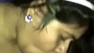 Hot XXX blowjob by Desi whore who becomes popular thanks to MMS video