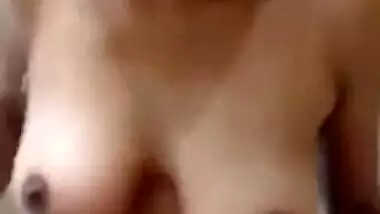 Slender Desi female takes her XXX clothes off for the sex video