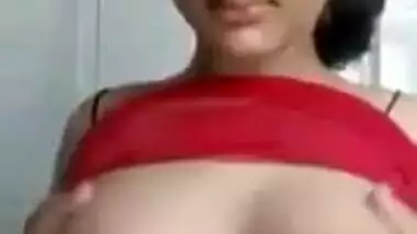 Innocent Indian gal shows XXX assets while recording sex video for BF