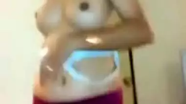 Indian girl's XXX parts are exposed till she hides sex body under outfit