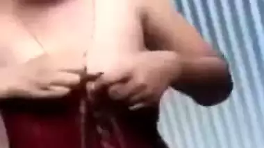 Slutty teen gal exposes perky Desi tits and cute twat in XXX clip