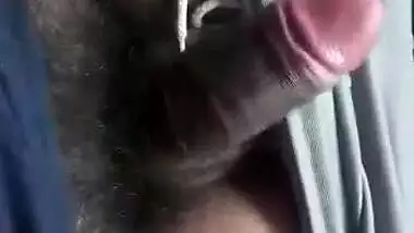 Inside car Bhabi ki chut m ungli ki or boobs dbaye and handjob too -1