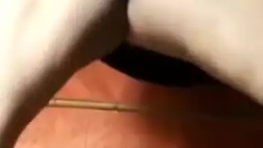 Desi babe pulls her skirt up and flaunts XXX pussy in a sex way