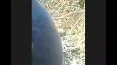 Fsiblog – Arab college girl giving outdoor blowjob to her lover MMS