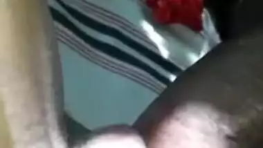 Desi man impales XXX pussy of insatiable Bhabhi in outdoor MMS clip