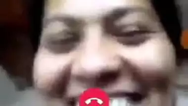 Sexy Desi female allows guy to see her natural XXX tits via video link