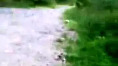 Nagpur college girl Munni sucking her senior dick in open part 1