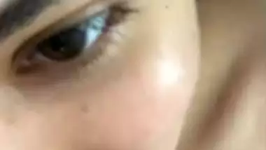 Indian girl showing asshole by spreading big ass