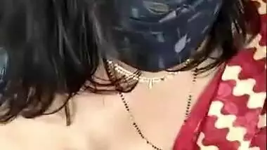 Bhabhi shows and plays with her XXX milk jugs for Desi live chat