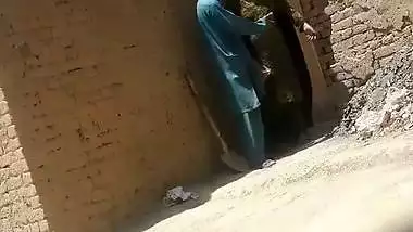 Pakistani dehati outdoor sex