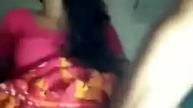 Teen Desi stunner shows young XXX pussy and fingers it in MMS clip