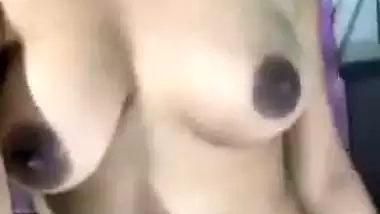 Indian girl nude MMS after stripping on camera