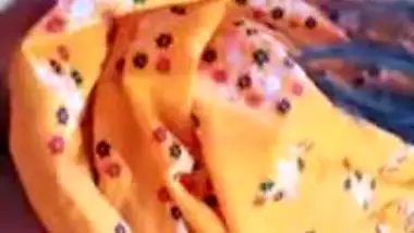New Chamet video of desi girl in nighty showing nude figure