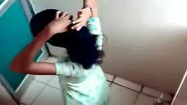 Bangla desi Dhaka Hostel Girls in Toilet HQ