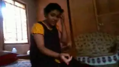 Indian Bengali bahbhi showing hot boobs