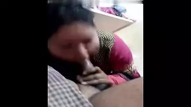 Tamil sex video of desi bhabhi sucking big black cock