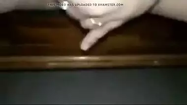 Tamil sex video of an amateur slut satisfying her pussy with a sex toy