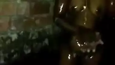 Joyful and nude Desi gal washes XXX body while BF films this on cam