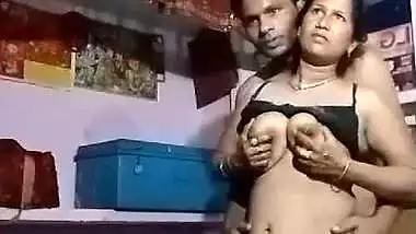 Couple records their HD nude MMS for fun