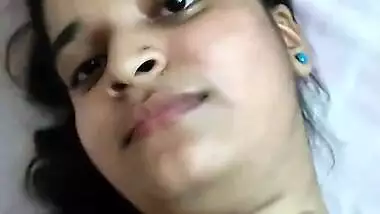 Penis Penetration of Shy Girl in Oyo – “Are Abhi gaya hi ni hai”