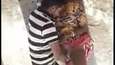 Naughty Desi wife and her lover caught daytime outdoor fuck, Desi mms sex