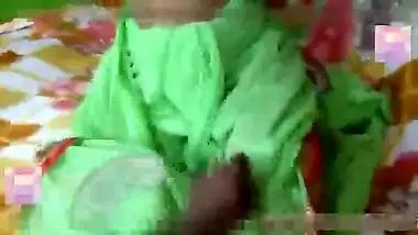 Hot Komal Bhabhi Handjob, Blowjob and Cumming with Hubby’s Cock In Green Saree