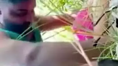 Beautiful Indian girl gets fucked XXX outdoors by her cute boyfriend MMS