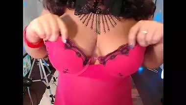 XXX tits with big nipples allow Desi female to earn money with sex show