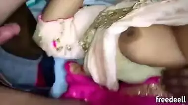 Desi Hot Soi Huyi Bhabhi Ki Hardchudai Ki Friend Ne Hindi Xx With Desi Bhabhi