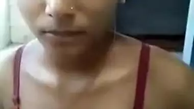 Slim Bangladeshi Bhabhi exposes bush in XXX video for her XXX lover