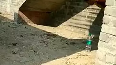 45 yo Desi aunty in sexy body blows dick and fucks outdoors