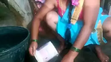 Indian sexy aunty plate cleaning video