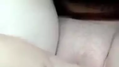 Amateur XXX model bares pussy on camera and fingers it for Desi fans