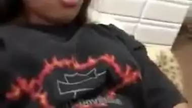 Indian porn movie of an amateur girlfriend finger fucking her cookie on web camera