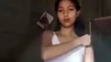 18-year-old unsatisfied wife strips and shoots her desi MMS