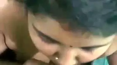 Chubby bhabhi sucking dick viral sex MMS part 1