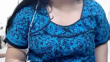 Indian Desi Aunty Talking Dirty And Showing Her Hairy Pussy To Her Customer