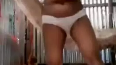 Desi chick from the village shakes tits and ass for amateur XXX cam