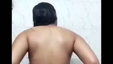 Talll Bengali girl nude bath video making viral xxx