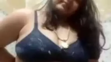 Ordinary video call gives Desi guy XXX opportunity to see sexy fatty's tits