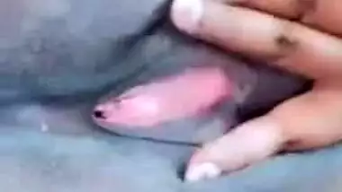 Perky Indian girl isn't shy about showing sexy XXX parts on camera