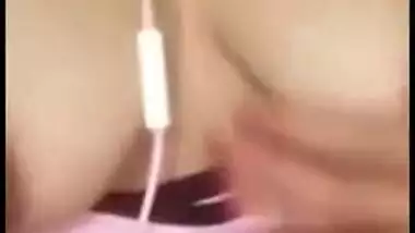 Video call turns into a porn show when the Desi babe flashes tits