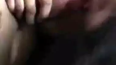 Chubby Desi XXX chick sucks her boss’s fat cock on camera MMS