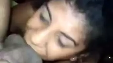 Desi wife loves doing amateur MMS porn with man's XXX tool in mouth