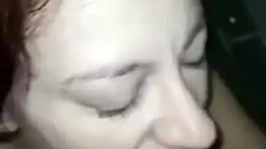 Video of Desi swanky Paki wife who gives a XXX blowjob to facial
