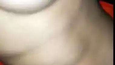 Desi whore rides lover's XXX prick with her hairy pussy in MMS video