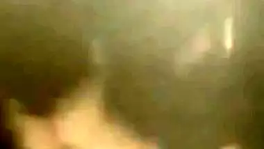 Guy fucks his 18-year-old GF’s pussy in Indian outdoor sex