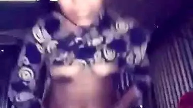 Sultry Desi female shows XXX tits and rubs her pussy for MMS clip